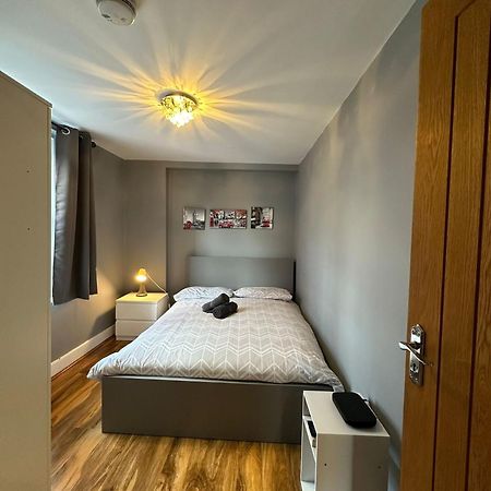 Lovely 2 Bedrooms Apartment London Eksteriør bilde
